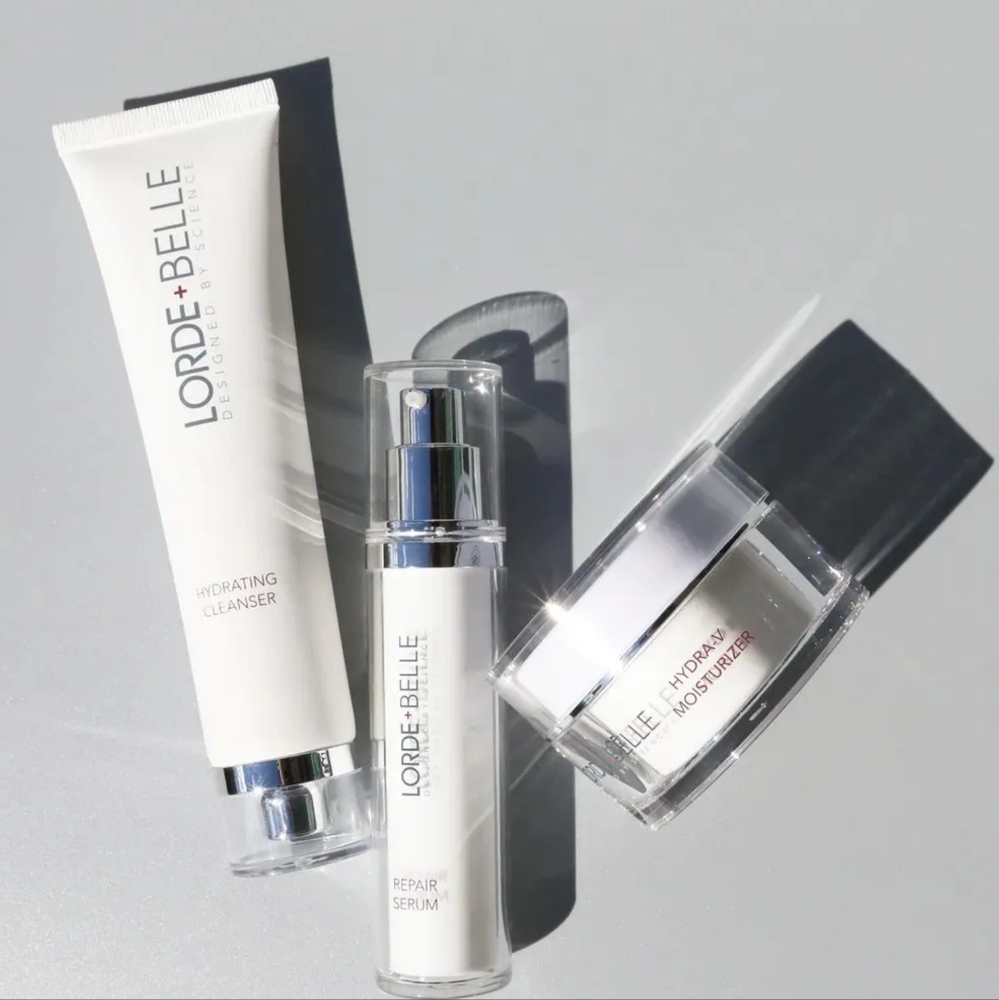 Skincare Set - White and Silver